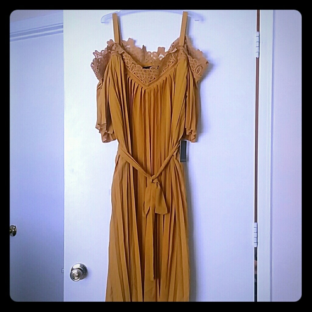 Eloquii yellow lace dress w/pleats